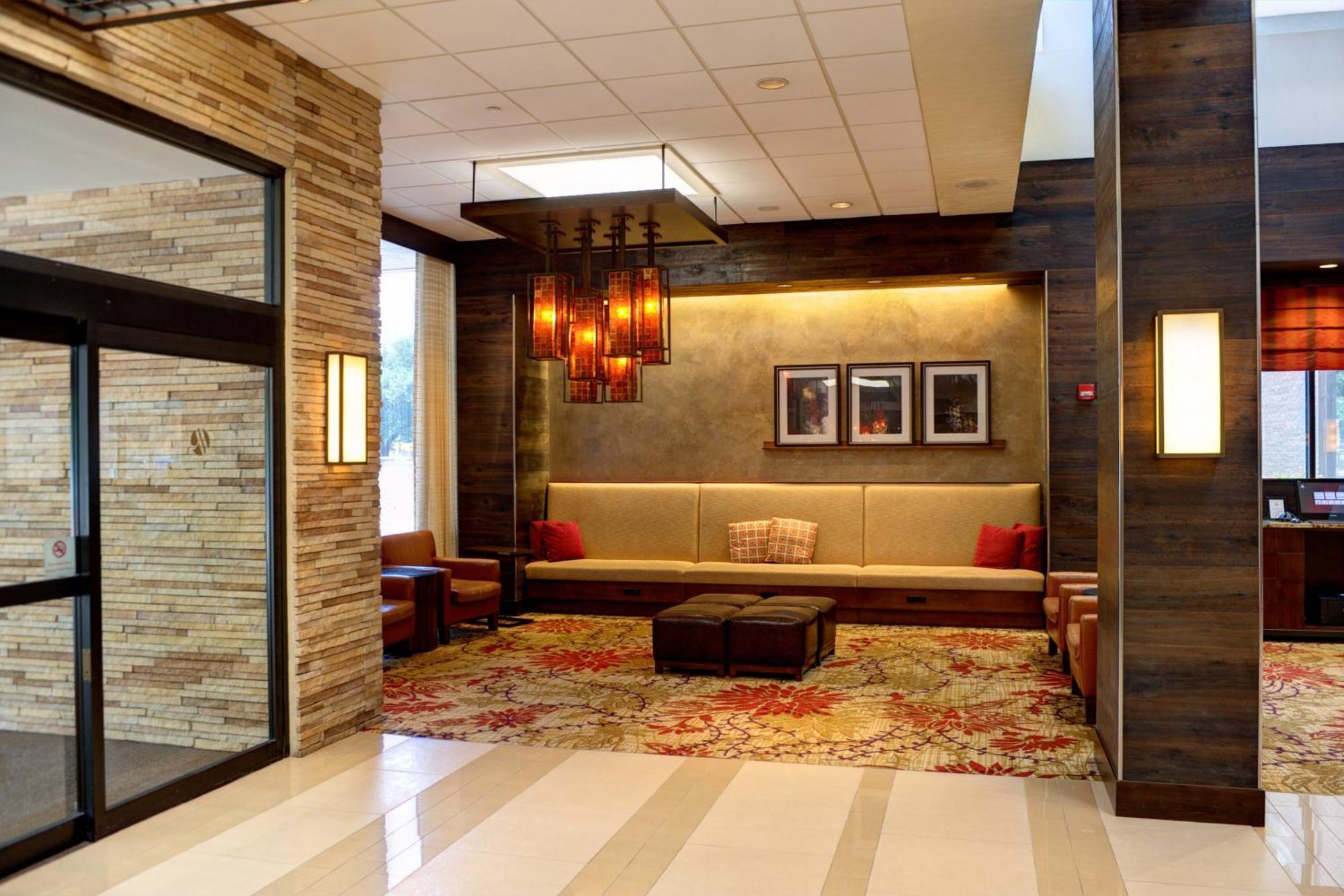 Houston Marriott North Hotel Exterior photo